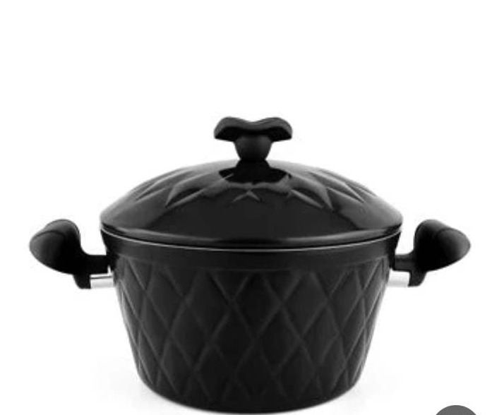 24-inch black onyx pot
